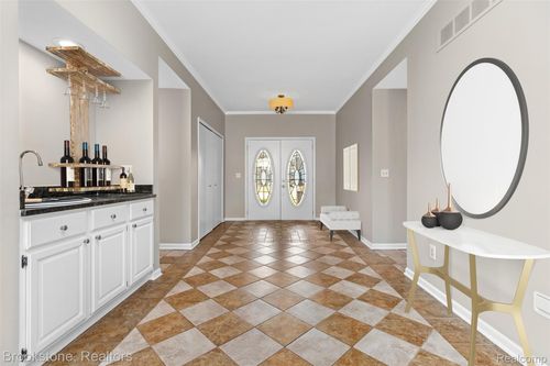 14931 Patterson Dr, Shelby Twp, MI, 48315-4940 | Card Image