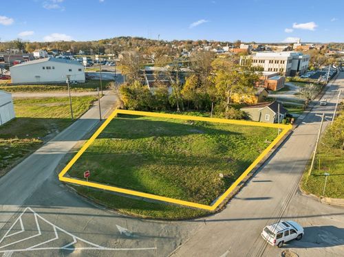 117 Cemetery Ave, Columbia, TN, 38401-4201 | Card Image