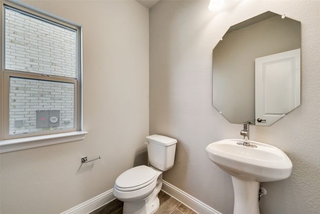 Half bath by mud room | Image 11