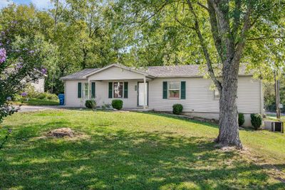 107 5th Ave N, House other with 4 bedrooms, 2 bathrooms and null parking in Baxter TN | Image 1