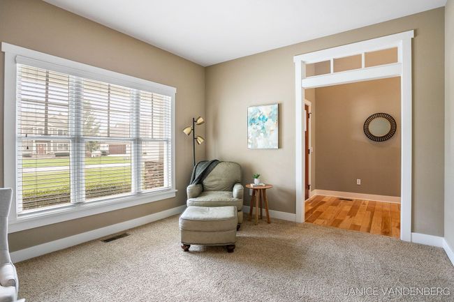 36-web-or-mls-3022-jamesway-ave | Image 23