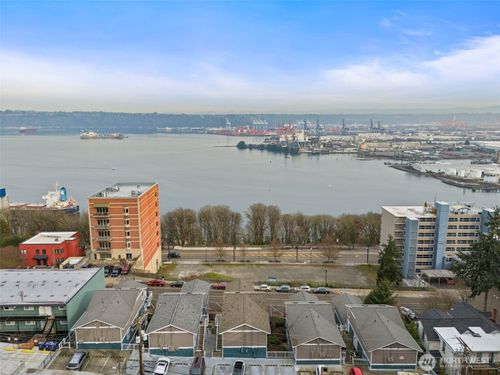 apt-5-218 Broadway, Tacoma, WA, 98402-4021 | Card Image