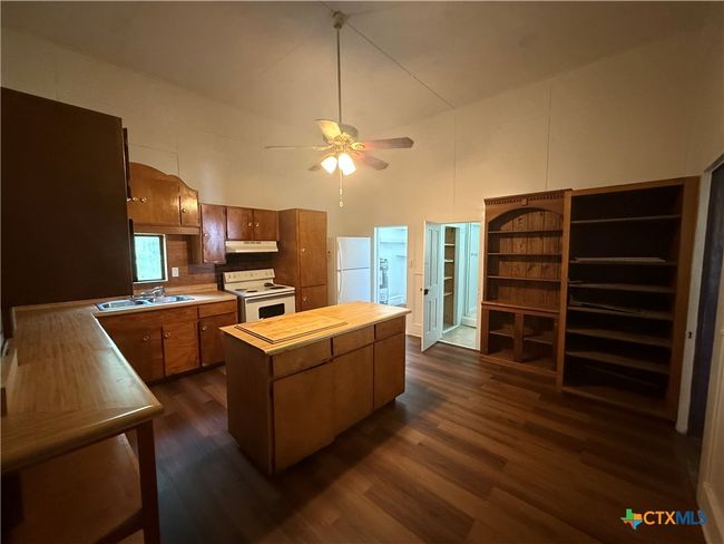 184 3 Rd St, House other with 3 bedrooms, 2 bathrooms and null parking in Maxwell TX | Image 13