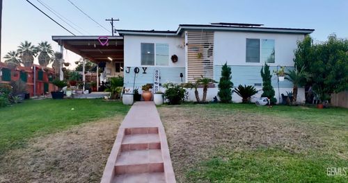 2212 College Ave, Bakersfield, CA, 93306-3310 | Card Image