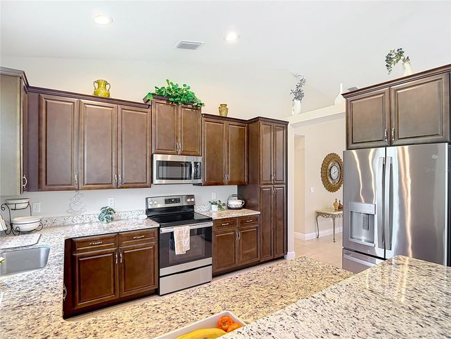 12323 House Finch Rd, House other with 3 bedrooms, 2 bathrooms and null parking in WEEKI WACHEE FL | Image 13