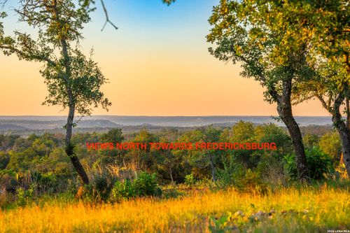 98 Stanley Ct, Kerrville, TX, 78028 | Card Image