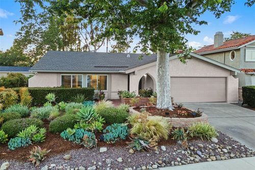 27411 Trabuco Cir, Mission Viejo, CA, 92692-1939 | Card Image
