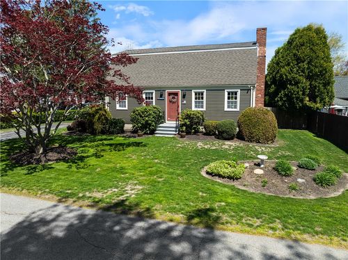 43 Academy Ave, Bristol, RI, 02809-4102 | Card Image