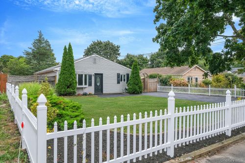 66 Laurin Rd, Calverton, NY, 11933-1001 | Card Image