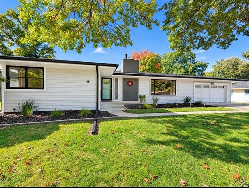 2720 Beverly Drive, Urbandale, IA, 50322 | Card Image