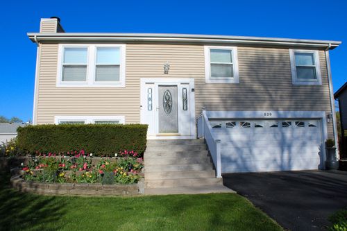 829 Prairie Ave, Bartlett, IL, 60103-5079 | Card Image