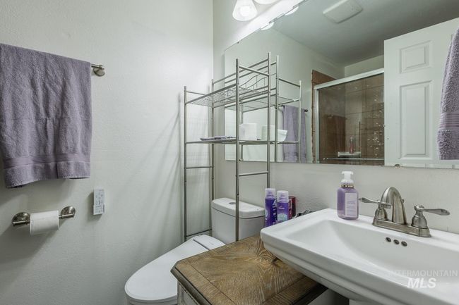 1300 N Big Tree Ln, House other with 4 bedrooms, 3 bathrooms and 4 parking in Kuna ID | Image 22