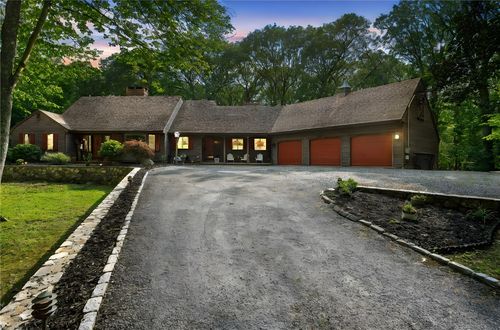 2 Spinney Ln, North Kingstown, RI, 02852-1524 | Card Image