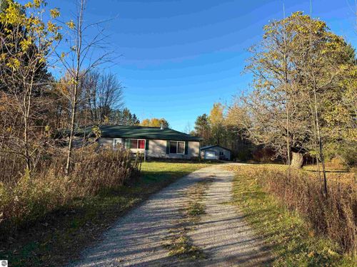 1190 Meadow Road, Tawas City, MI, 48763 | Card Image