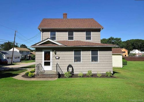 40 Perry Ave, Bayville, NY, 11709-2622 | Card Image