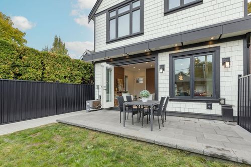 2334 5th Ave E, Vancouver, BC, V5N1N1 | Card Image