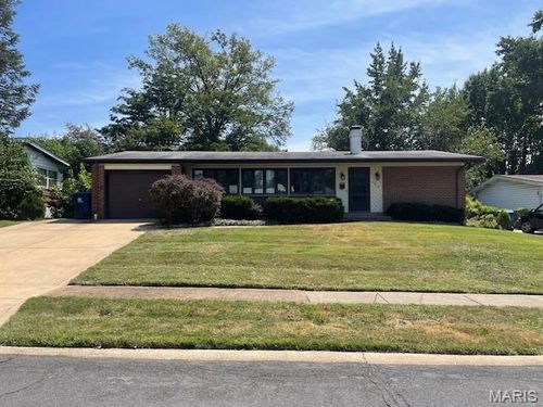 1610 Horseshoe Dr, Florissant, MO, 63033-2526 | Card Image