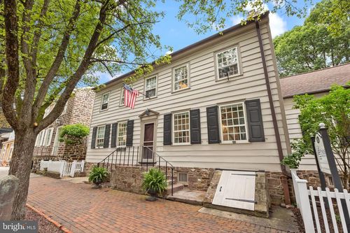 111 S State St, NEWTOWN, PA, 18940-1925 | Card Image