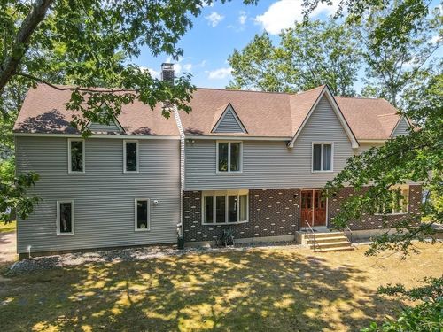 35 Shoreline Dr, Foxboro, MA, 02035-1116 | Card Image