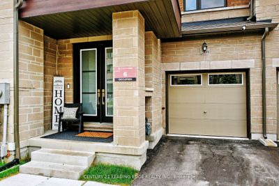 209 Vermont Ave, Home with 3 bedrooms, 4 bathrooms and 3 parking in Newmarket ON | Image 2