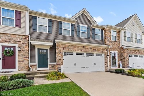 3228 Broadleaf Way, Brunswick, OH, 44212-3384 | Card Image