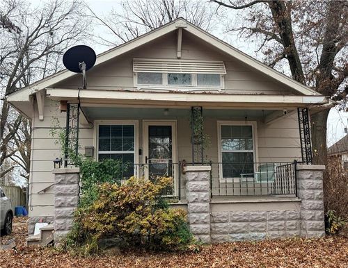 210 E 21st St, Pittsburg, KS, 66762-2916 | Card Image