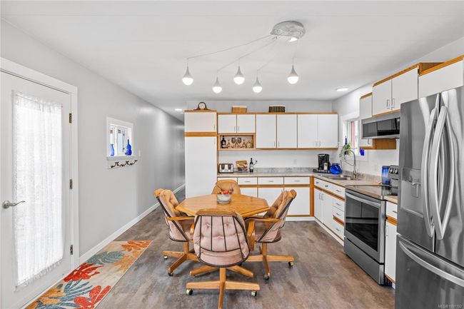 Kitchen | Image 12