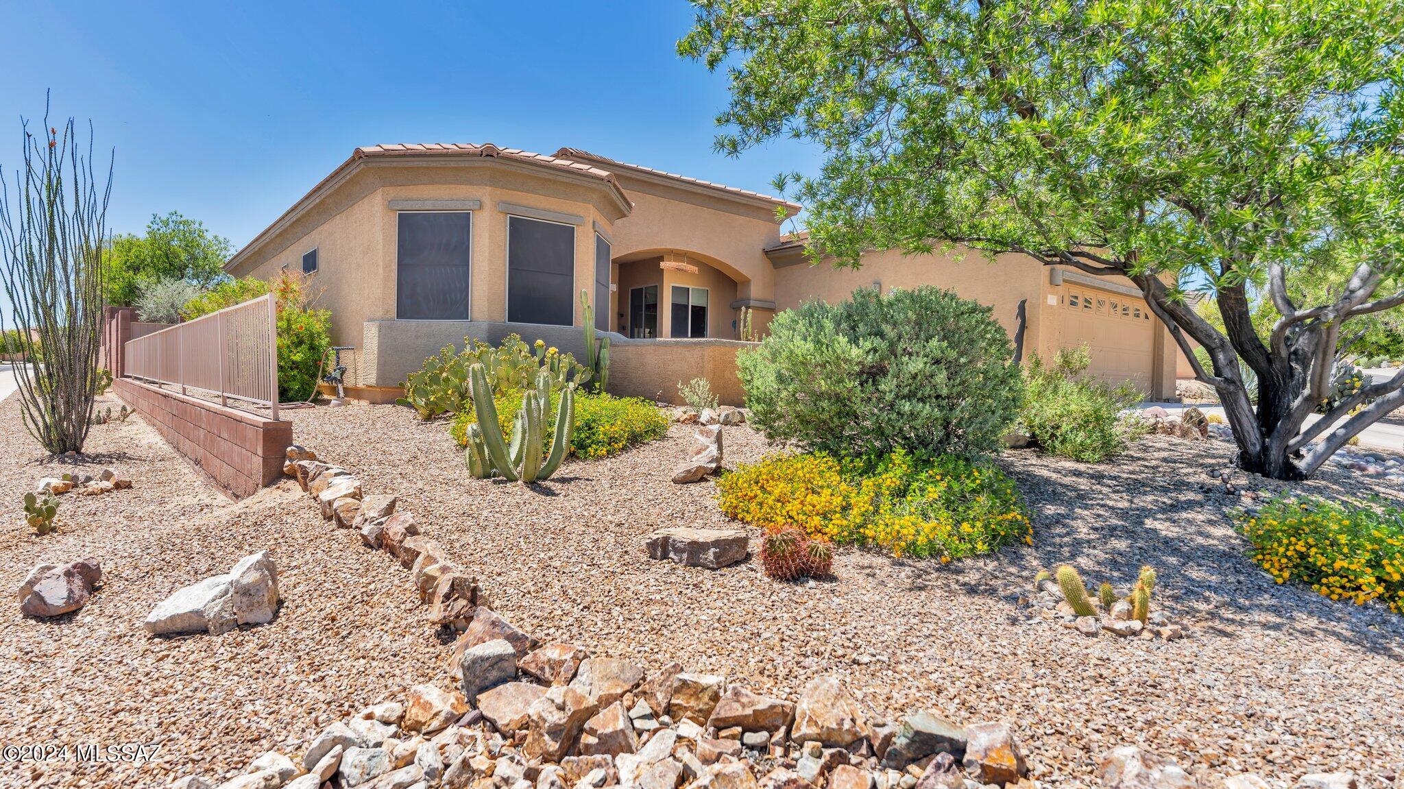 Tenniel Dr, Green Valley, AZ 85614