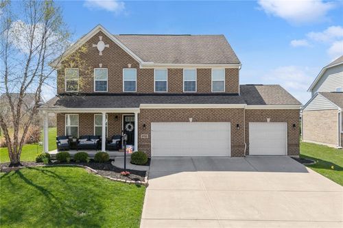 9755 Crooked Creek Dr, Centerville, OH, 45458-3029 | Card Image