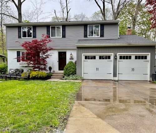 999 Concord Dr, Medina, OH, 44256-3004 | Card Image