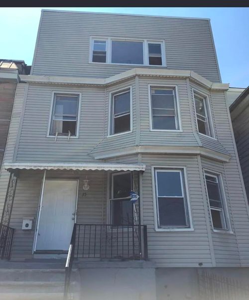 35 Orient Ave, Jersey City, NJ, 07305-3615 | Card Image