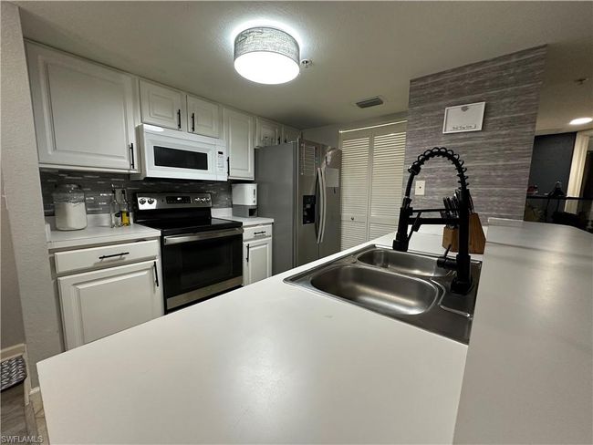 APT-307 - 4121 Residence Dr, Condo with 2 bedrooms, 1 bathrooms and null parking in FORT MYERS FL | Image 7