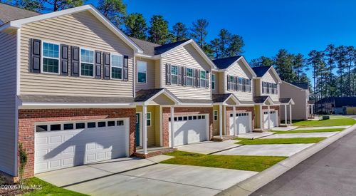 887 Ducks Landing, Aberdeen, NC, 28315 | Card Image