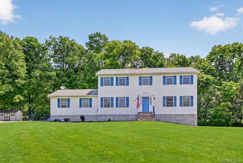 29 Purdys Ln, New Windsor, NY, 12553-8631 | Card Image