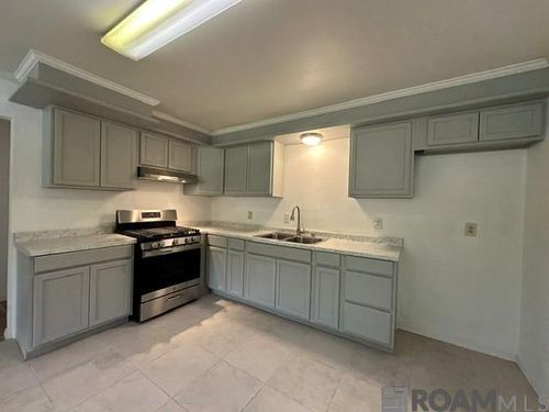 7030 Hooper Rd, Baton Rouge, LA, 70811-2527 | Card Image