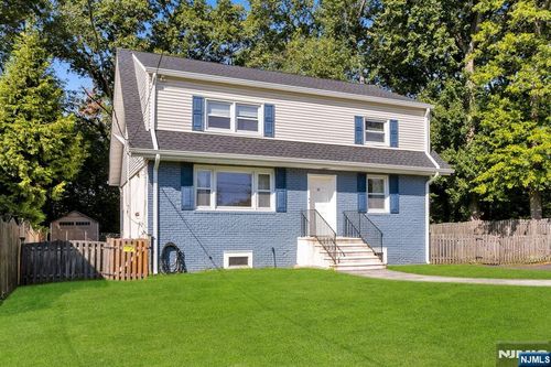 34 Lewis Pl, Westwood, NJ, 07675-2429 | Card Image
