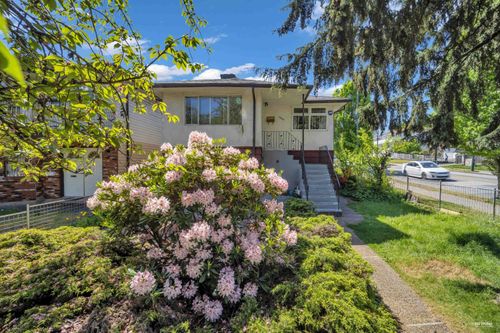 3006 E 27th Ave, Vancouver, BC, V5R1P2 | Card Image