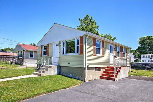 9 Custer Ave, Johnston, RI, 02919-6903 | Card Image