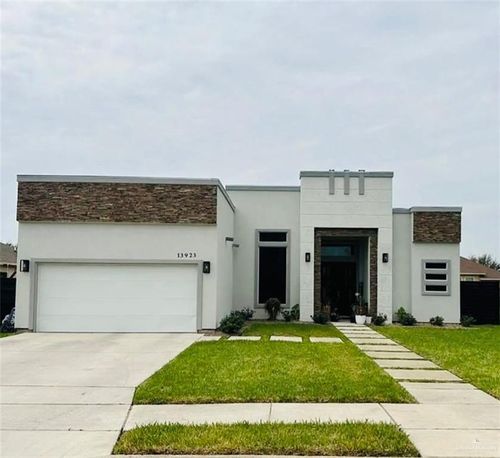13923 N 38th Ln, Edinburg, TX, 78541-4419 | Card Image