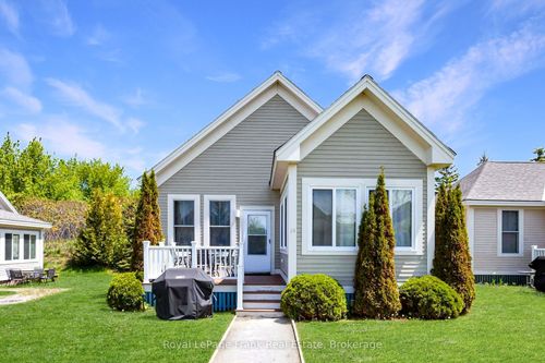 12-24 Meadow View Lane, Prince Edward, ON, K0K1P0 | Card Image