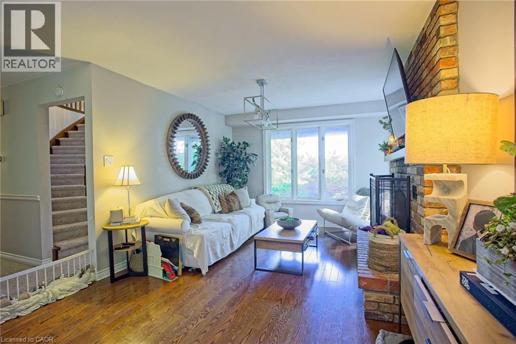 Residential Lease in Grimsby 4