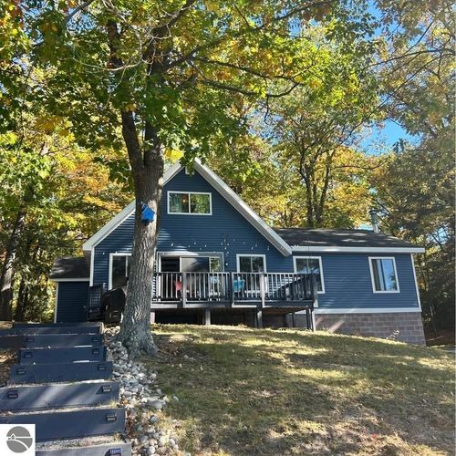 5500 Seneca Trl, Gaylord, MI, 49735-7613 | Card Image