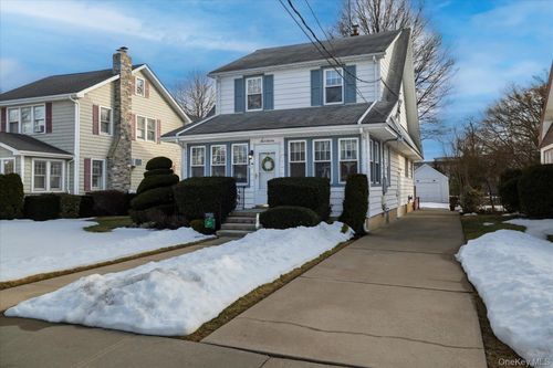 16 Denton Ct, Rockville Centre, NY, 11570-4430 | Card Image