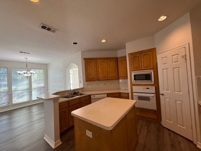 1093 Keeson Trl, House other with 4 bedrooms, 3 bathrooms and null parking in Lewisville TX | Image 14