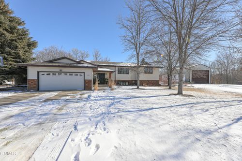 919 Bristol Drive W, Bismarck, ND, 58501 | Card Image
