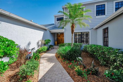 990 San Carlos Ct Ne, ST PETERSBURG, FL, 33702-2785 | Card Image