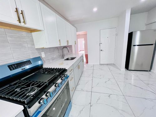 apt-2-23 Valley Pl, Edgewater, NJ, 07020-1787 | Card Image