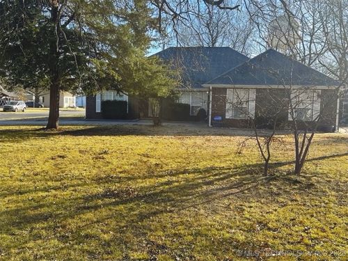 201 N Coo Y Yah St, Pryor, OK, 74361 | Card Image