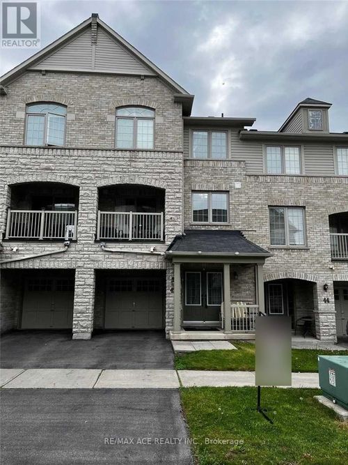 42 Linnell St, Ajax, ON, L1Z0K8 | Card Image
