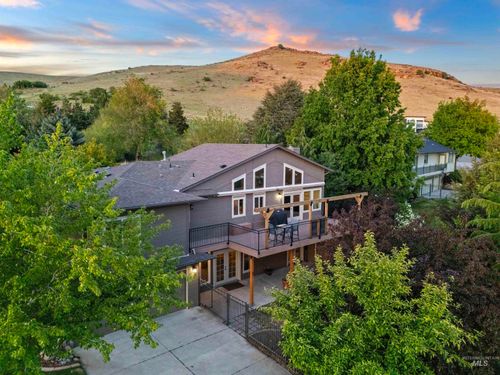 1658 S Trent Point Way, Boise, ID, 83712-8584 | Card Image